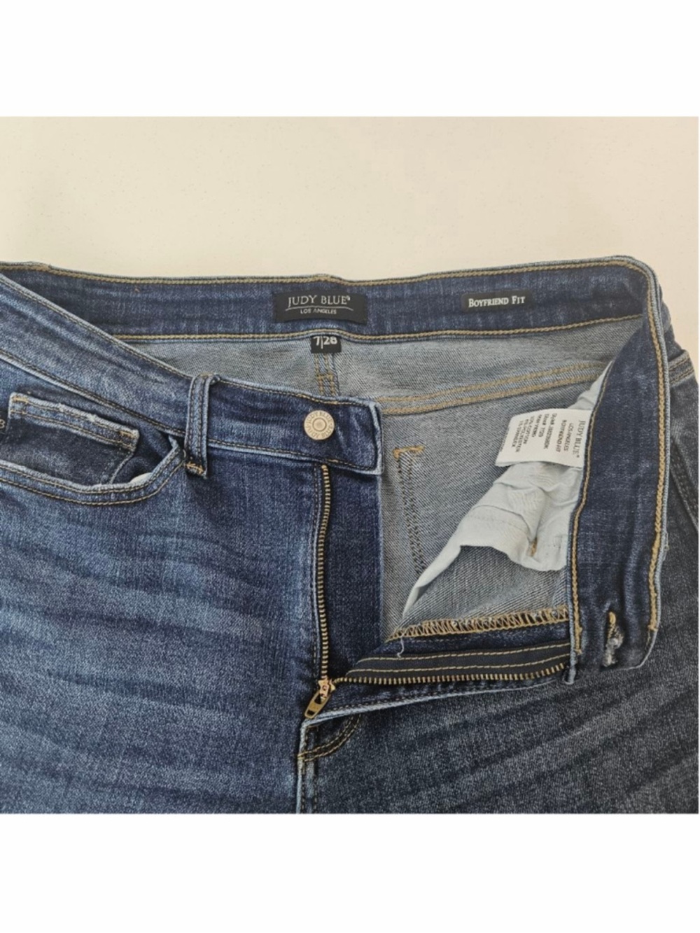 Judy Blue Boyfriend Fit Blue Jeans Size 7/28 stretchy - Picture 3 of 7